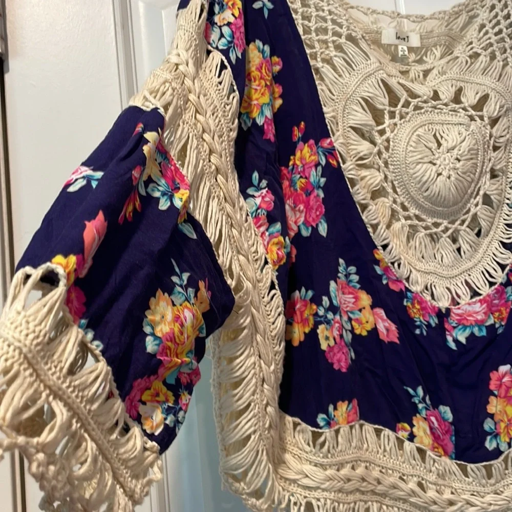 Love J crochet XL top. Floral. Boho. - Picture 5 of 6